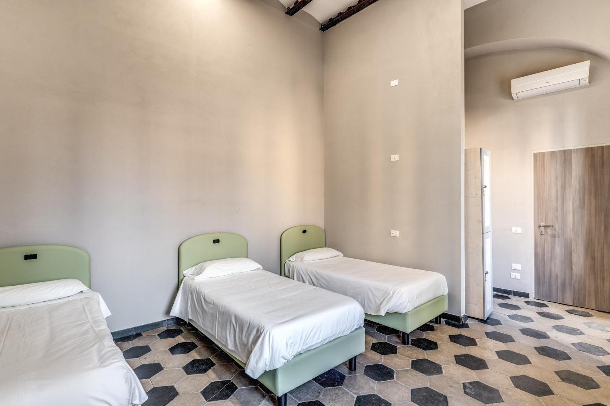 Borgo Ripa Urban Travel Hostel Rome Exterior photo