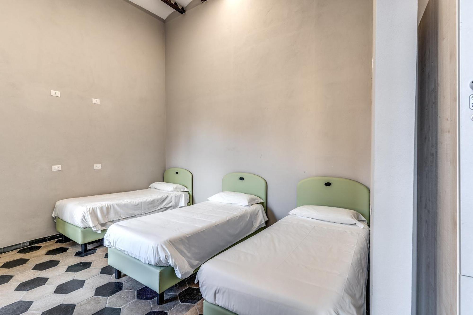 Borgo Ripa Urban Travel Hostel Rome Exterior photo