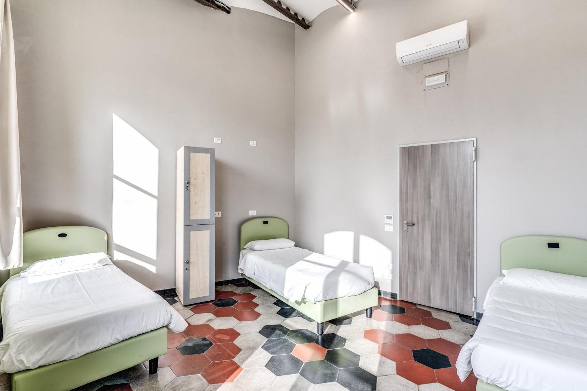 Borgo Ripa Urban Travel Hostel Rome Exterior photo