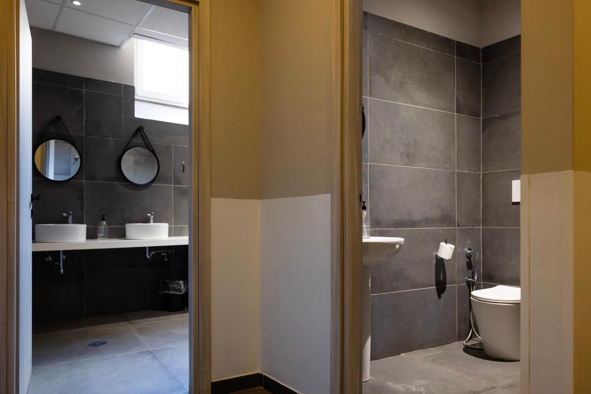 Borgo Ripa Urban Travel Hostel Rome Exterior photo